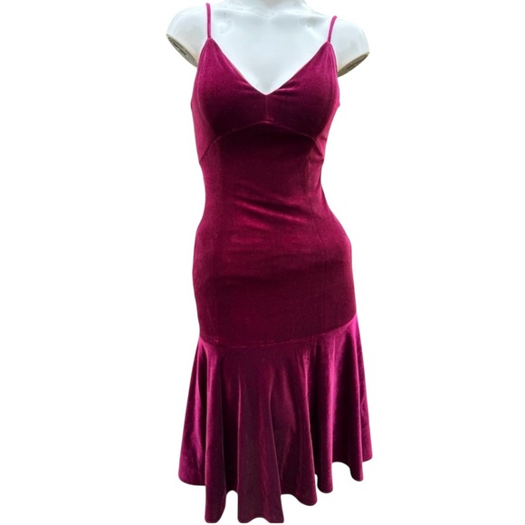 Yoana Baraschi Dresses & Skirts - Yolanda Baraschi Elegant Burgundy Velvet Spaghetti Strap Dress size 0